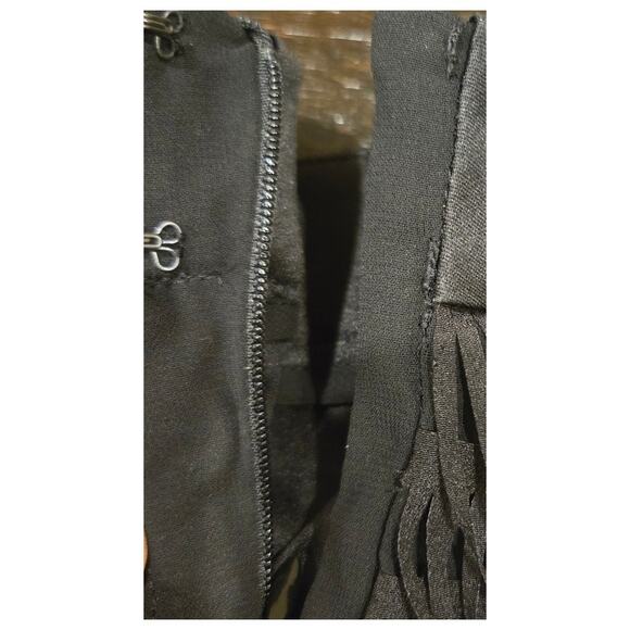Express Fringe Black Mini Skirt Size 4 - Picture 5 of 7